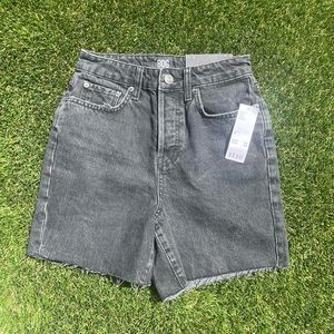The 90s long inseam shorts from UO brand new with tags